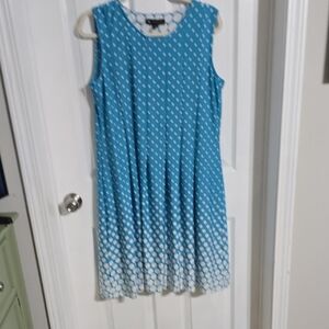 Elegant Blue and White Sleeveless Midi Dress